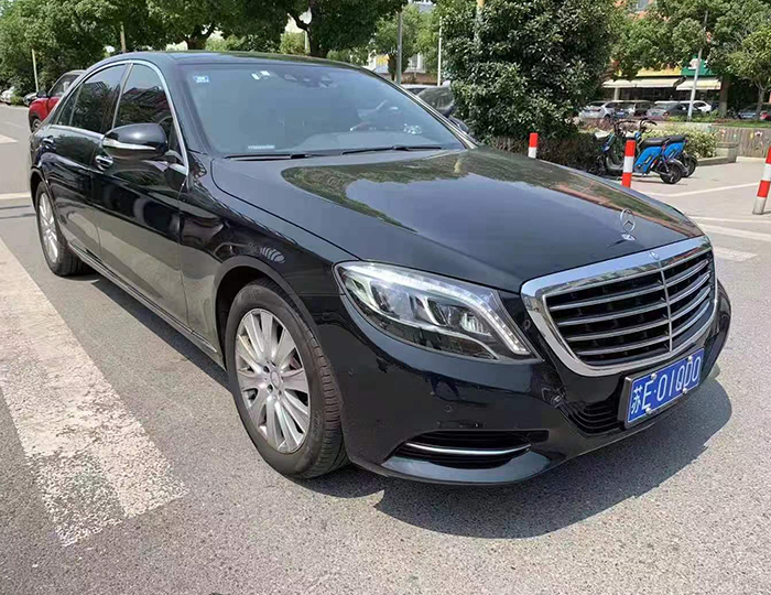 轎車